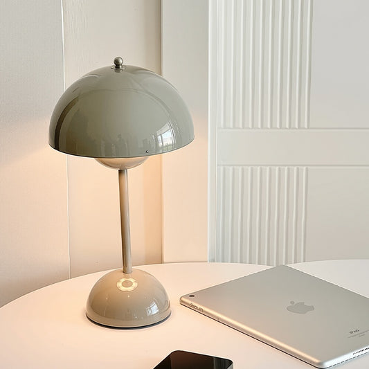 Retro Bud Table Lamp