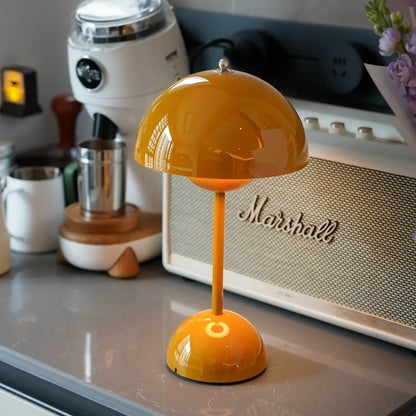 Retro Bud Table Lamp