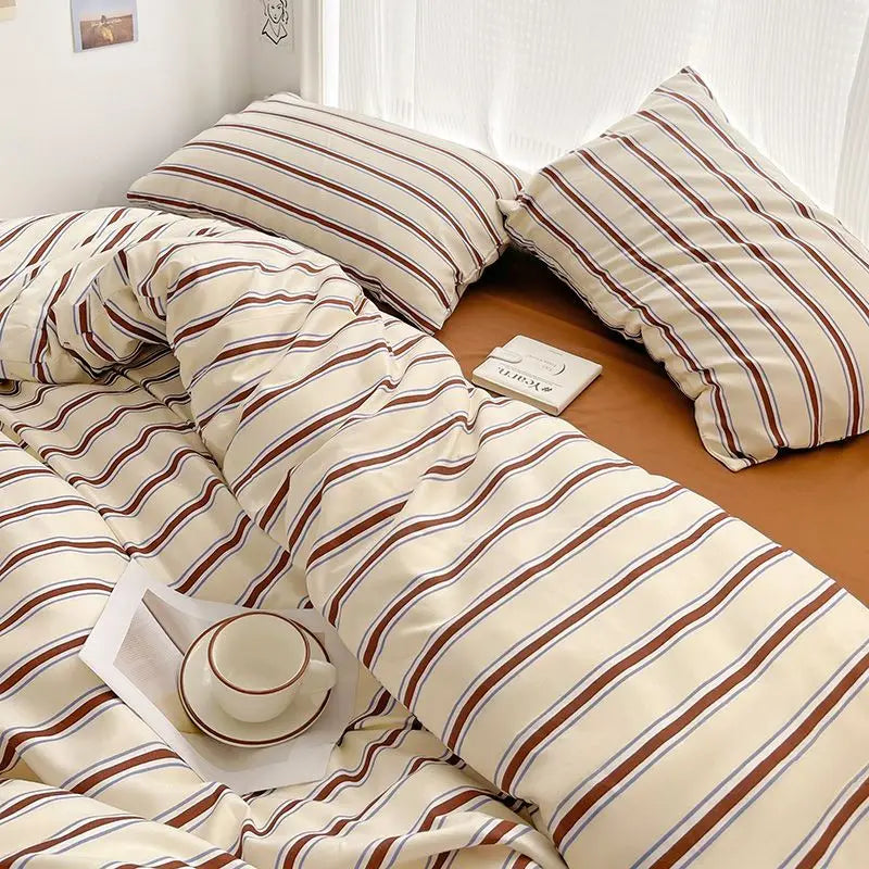 Striped Bedding Set (4 pcs) – Duvet Cover, Pillowcases & Sheet