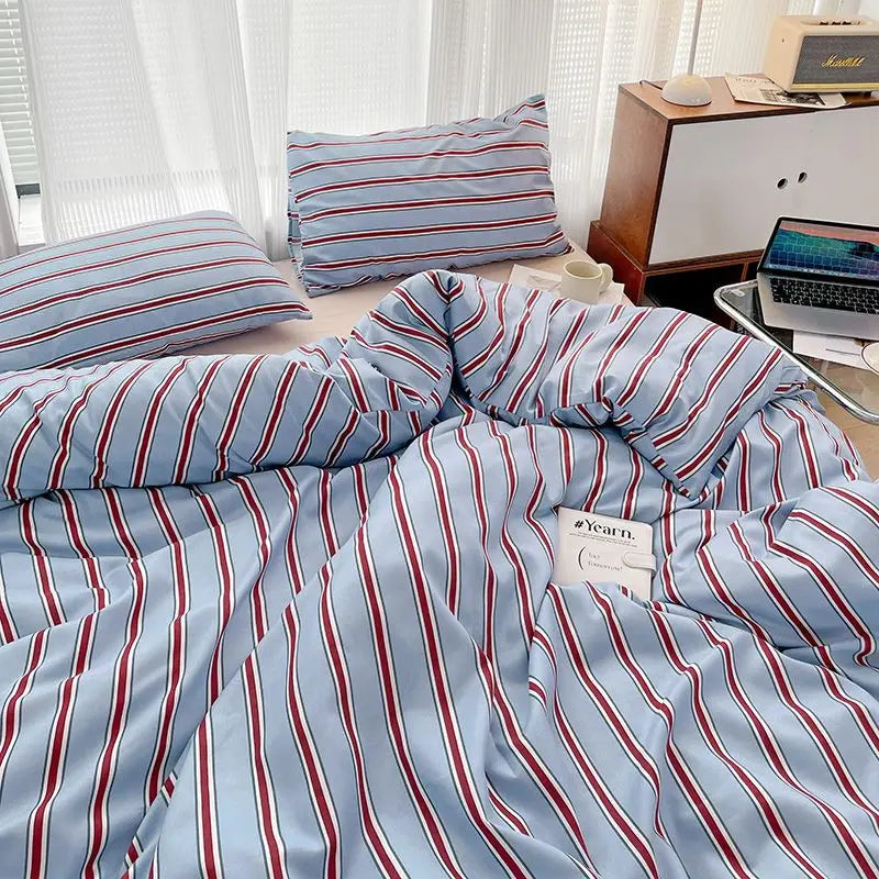 Striped Bedding Set (4 pcs) – Duvet Cover, Pillowcases & Sheet
