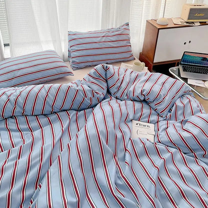Striped Bedding Set (4 pcs) – Duvet Cover, Pillowcases & Sheet